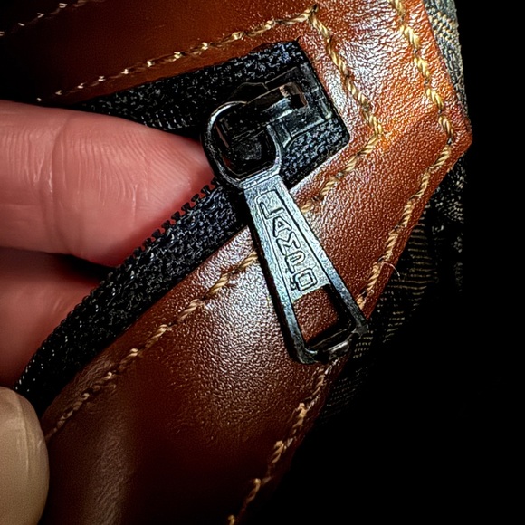 Bally in Rich Brown Woven Shoulder Bag Late 90s/ Early 20s - Picture 5 of 16